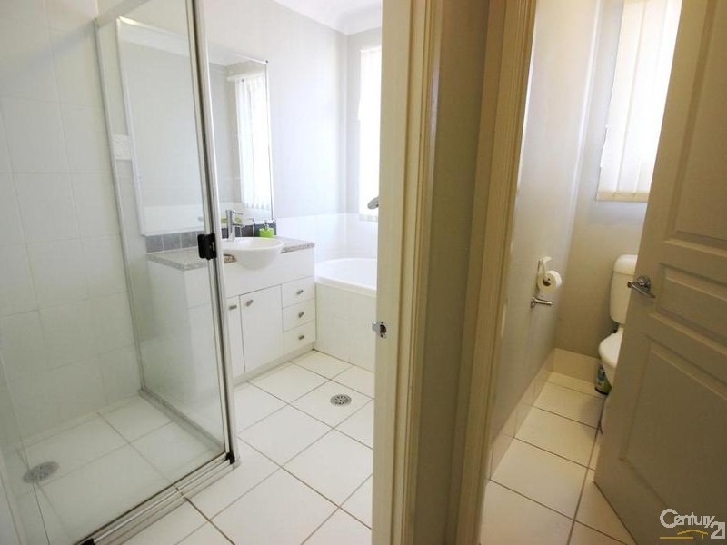 22 Lakeaire Circuit, Cameron Park NSW 2285