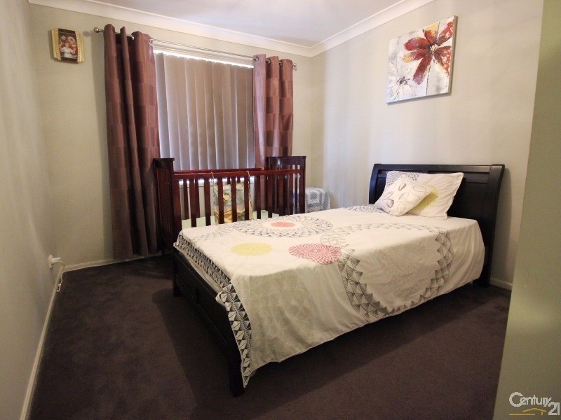 22 Lakeaire Circuit, Cameron Park NSW 2285
