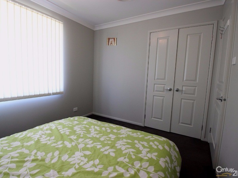 22 Lakeaire Circuit, Cameron Park NSW 2285