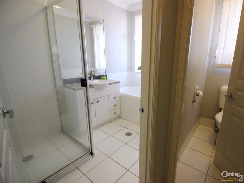 22 Lakeaire Circuit, Cameron Park NSW 2285