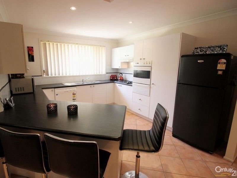 11 Elanet Avenue, Cameron Park NSW 2285