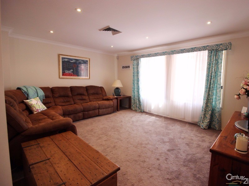 11 Elanet Avenue, Cameron Park NSW 2285
