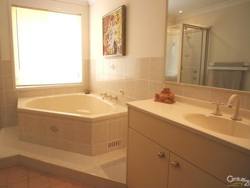 11 Elanet Avenue, Cameron Park NSW 2285