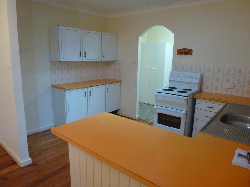 33 Renfrew Crescent, Edgeworth NSW 2285