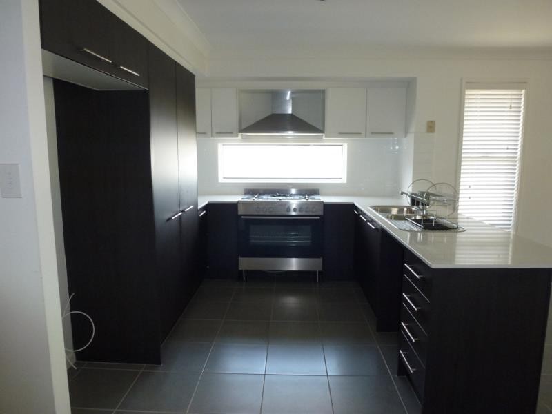 11 Nithsdle Street, Cameron Park NSW 2285