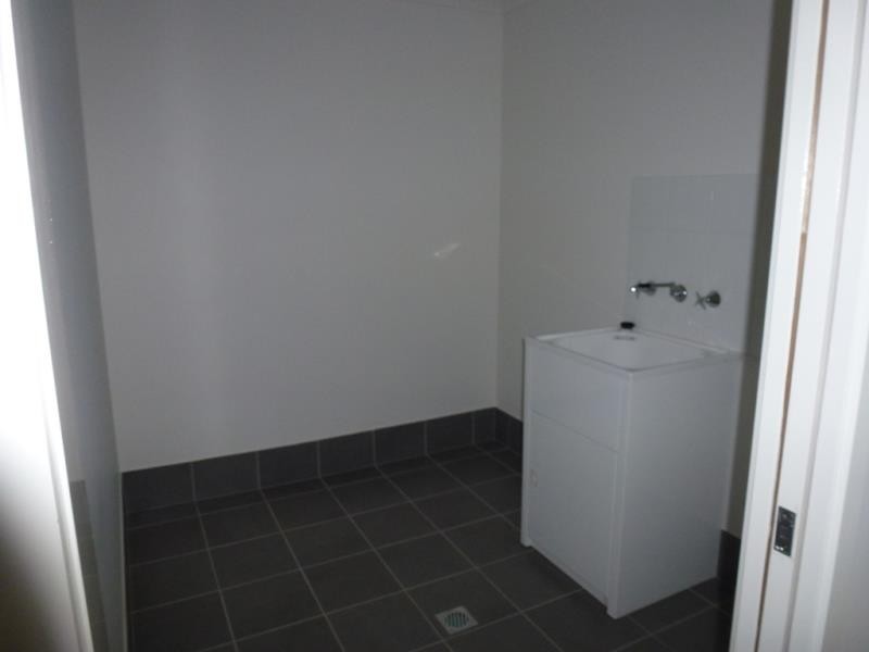 11 Nithsdle Street, Cameron Park NSW 2285