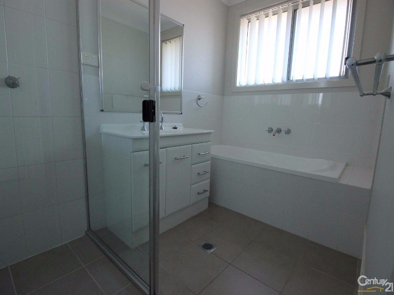 12 Talia Avenue, Cameron Park NSW 2285