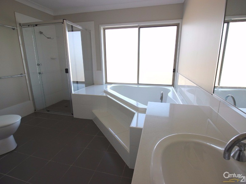 28 Dromedary Street, Cameron Park NSW 2285