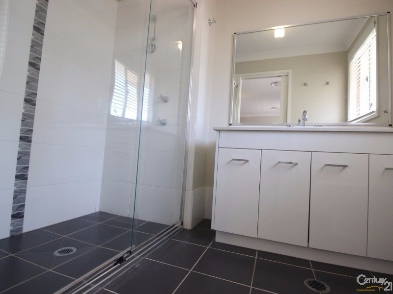 28 Dromedary Street, Cameron Park NSW 2285