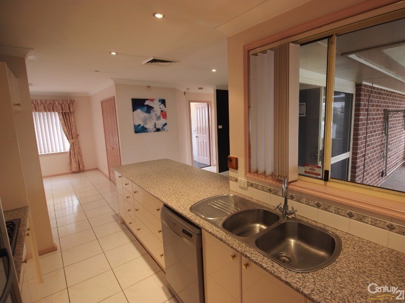 10 Kirkwood Close, Cameron Park NSW 2285