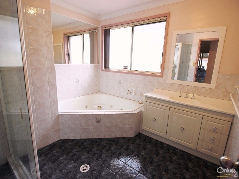 10 Kirkwood Close, Cameron Park NSW 2285