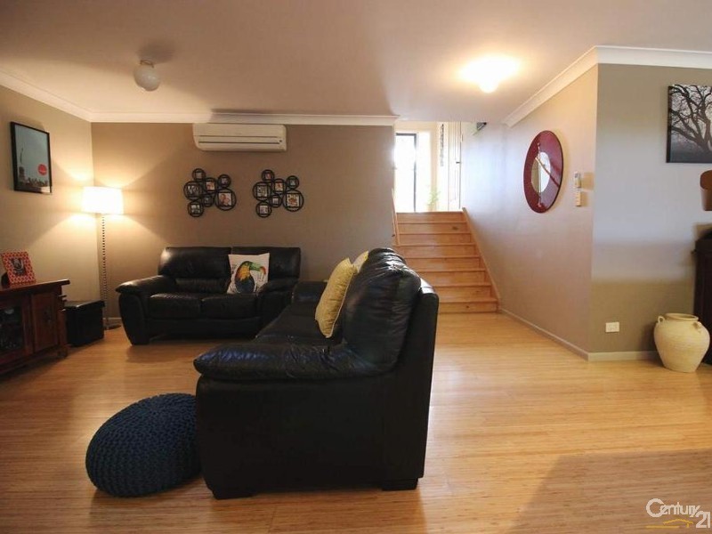 8 Melody Lane, Mount Hutton NSW 2290