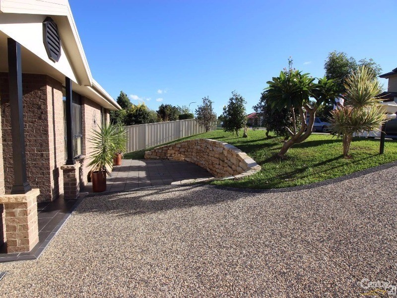 8 Melody Lane, Mount Hutton NSW 2290