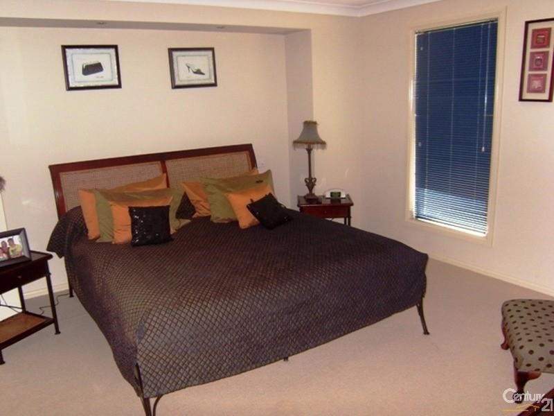 10 Hebe Place, Cameron Park NSW 2285