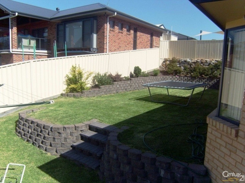 10 Hebe Place, Cameron Park NSW 2285