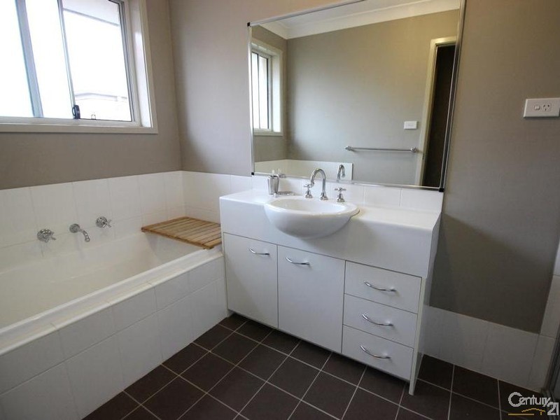 9 Melody Lane, Mount Hutton NSW 2290