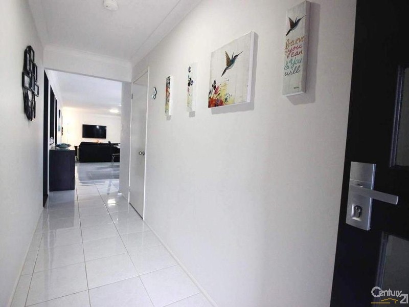 7 Woodbridge Drive, Cameron Park NSW 2285