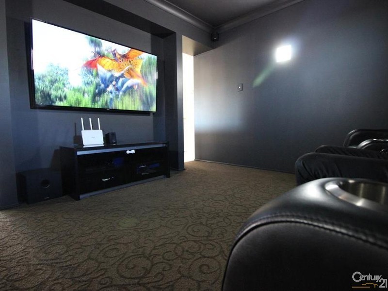 7 Woodbridge Drive, Cameron Park NSW 2285