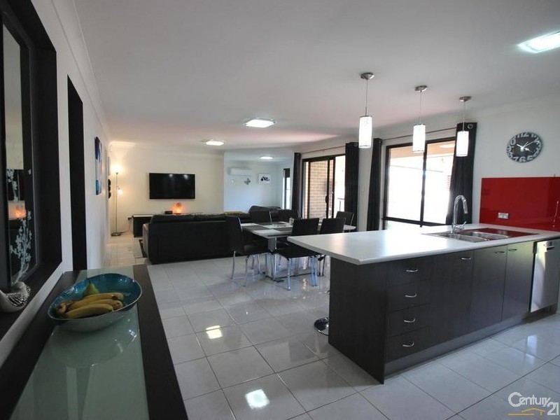 7 Woodbridge Drive, Cameron Park NSW 2285