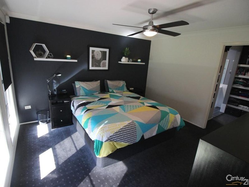 7 Woodbridge Drive, Cameron Park NSW 2285