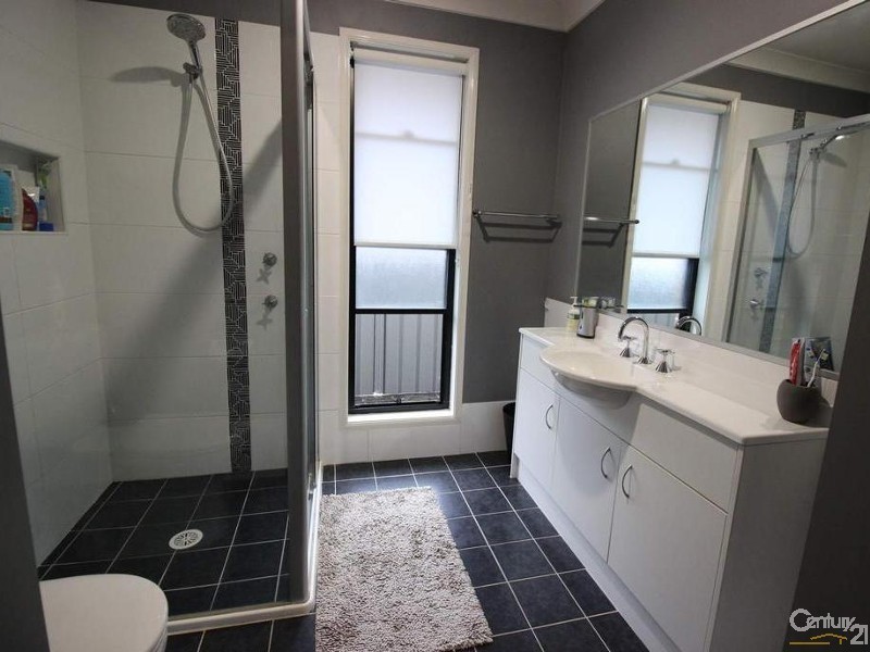 7 Woodbridge Drive, Cameron Park NSW 2285