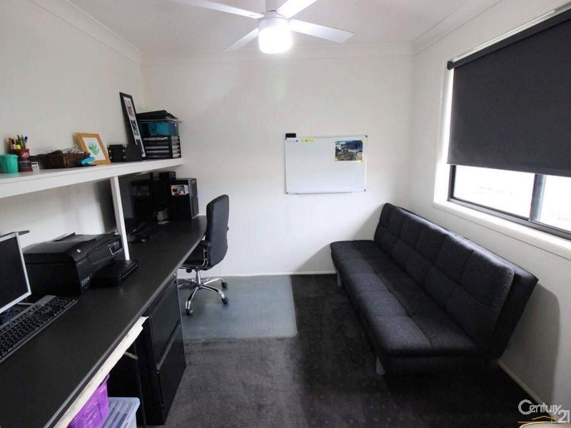 7 Woodbridge Drive, Cameron Park NSW 2285