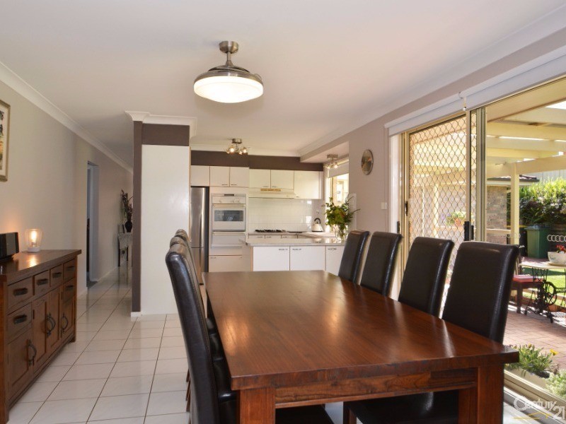 4 Clearview Close, Cameron Park NSW 2285
