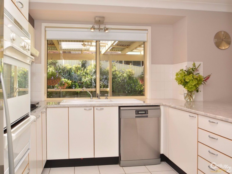 4 Clearview Close, Cameron Park NSW 2285