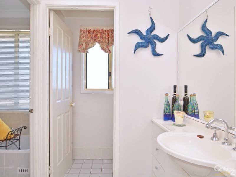 4 Clearview Close, Cameron Park NSW 2285