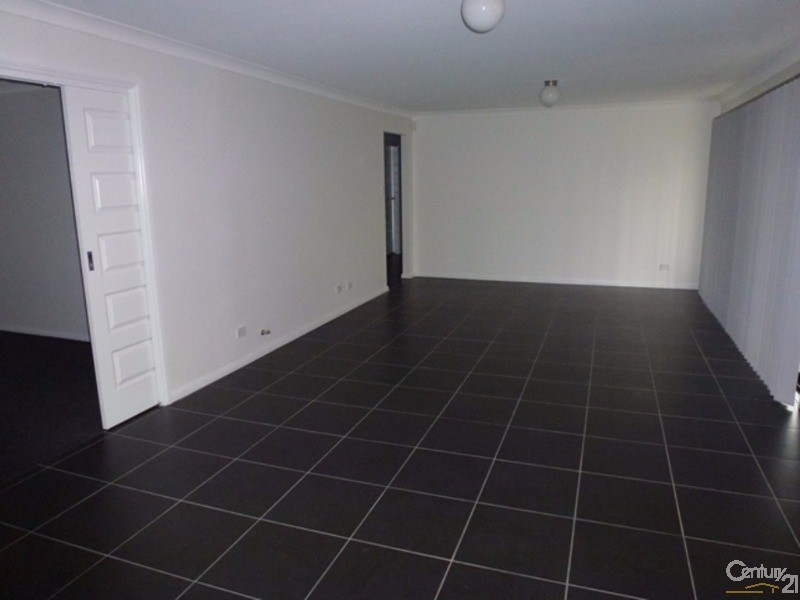 21 Dunbar Road, Cameron Park NSW 2285