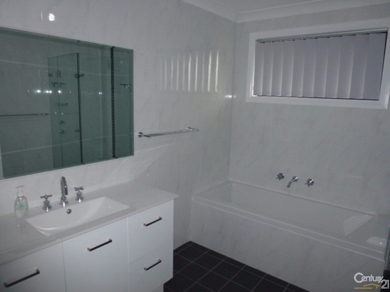 21 Dunbar Road, Cameron Park NSW 2285