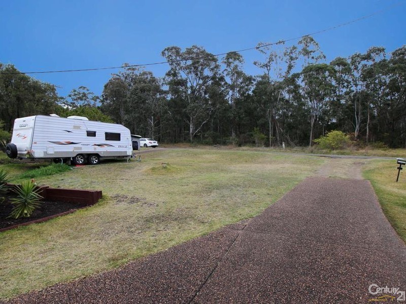 33 Throckmorton Street, Killingworth NSW 2278