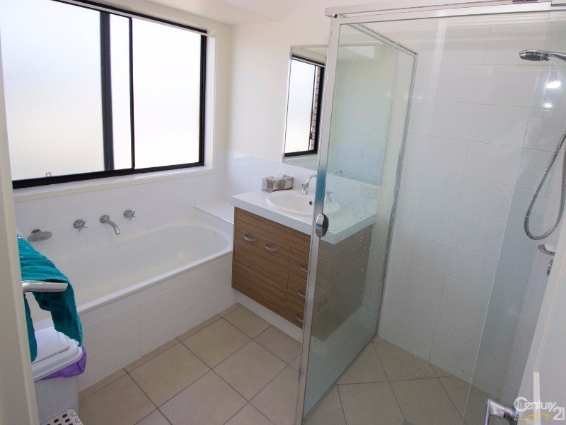 11 Raleigh Street, Cameron Park NSW 2285