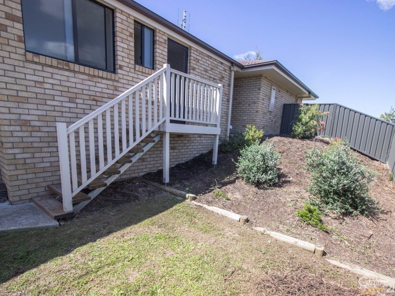 11 Raleigh Street, Cameron Park NSW 2285