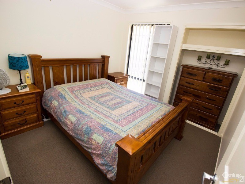 11 Raleigh Street, Cameron Park NSW 2285