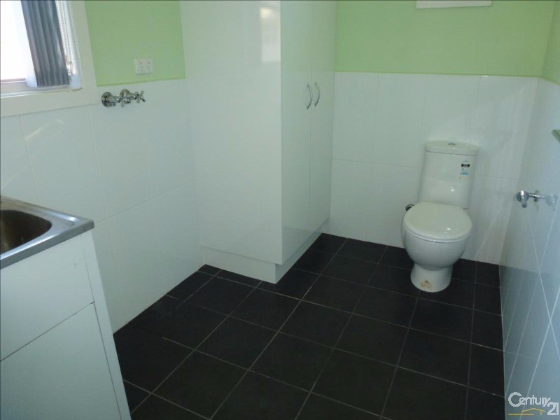 311 Lake Road, Glendale NSW 2285