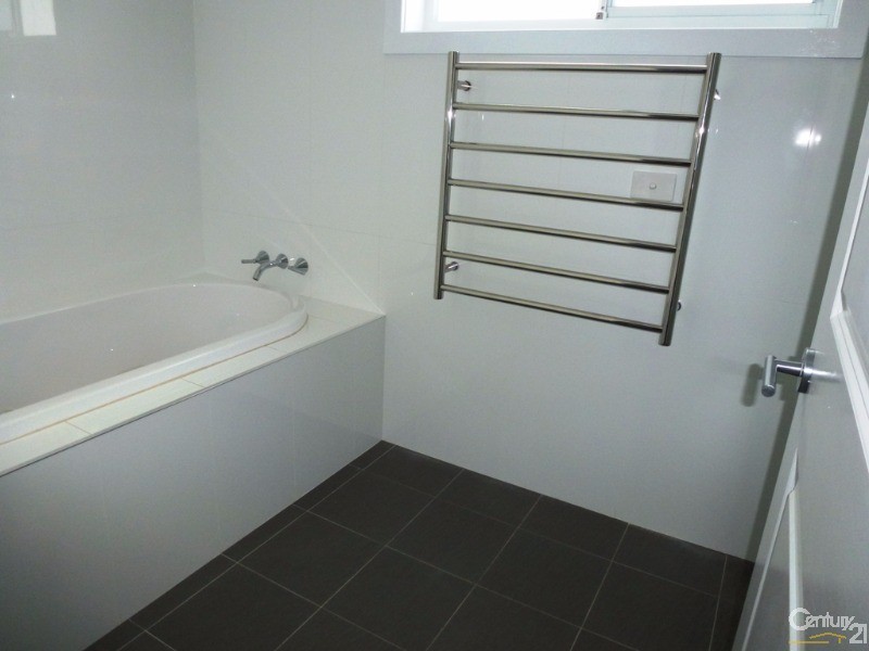 22 Dromedary Street, Cameron Park NSW 2285