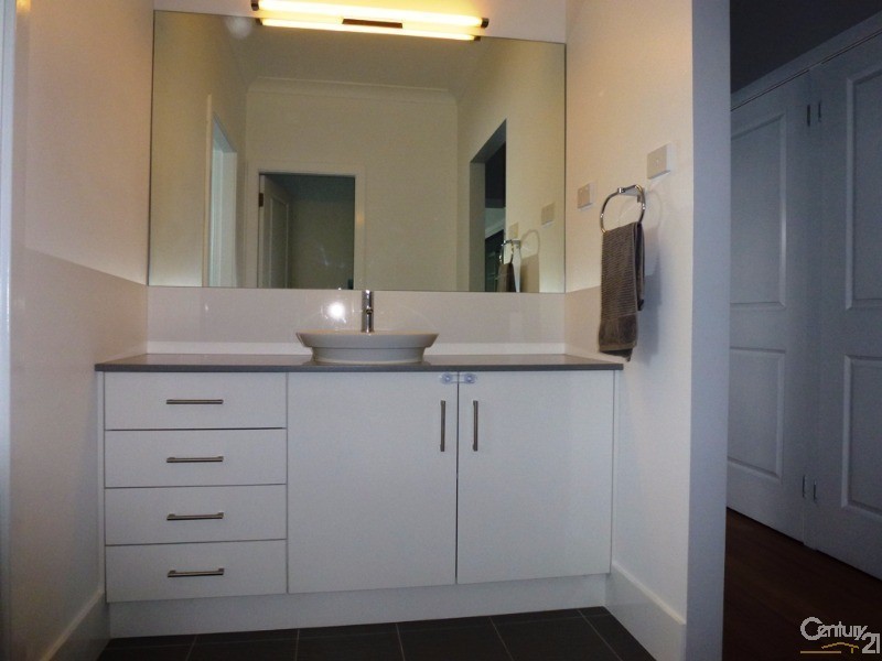 22 Dromedary Street, Cameron Park NSW 2285