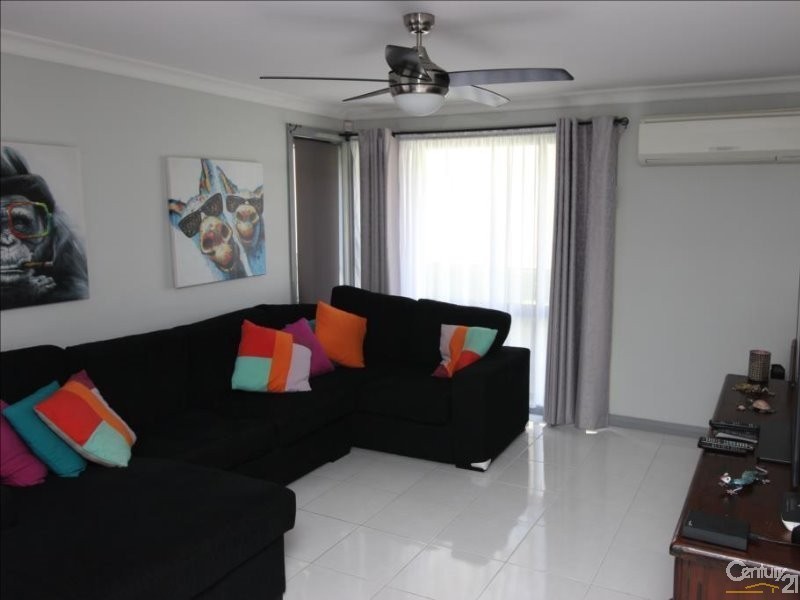 15 Guildford Grove, Cameron Park NSW 2285