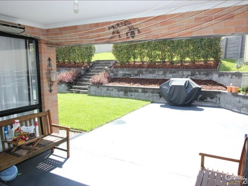 15 Guildford Grove, Cameron Park NSW 2285