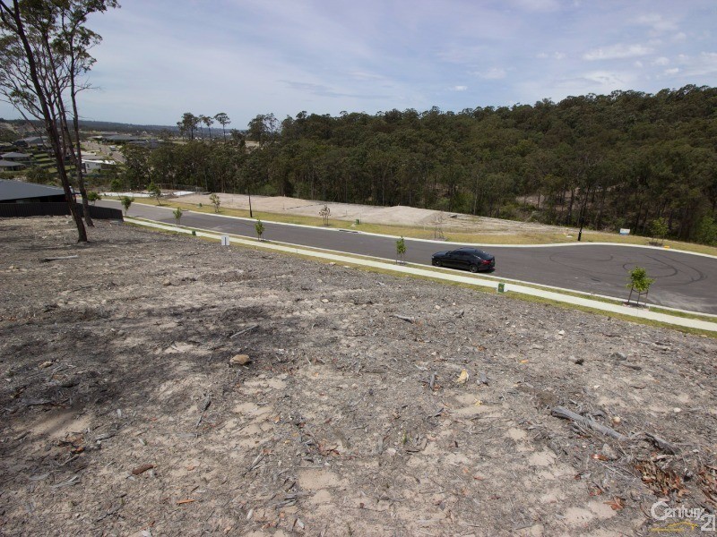 8 Falster Ridge, Cameron Park NSW 2285