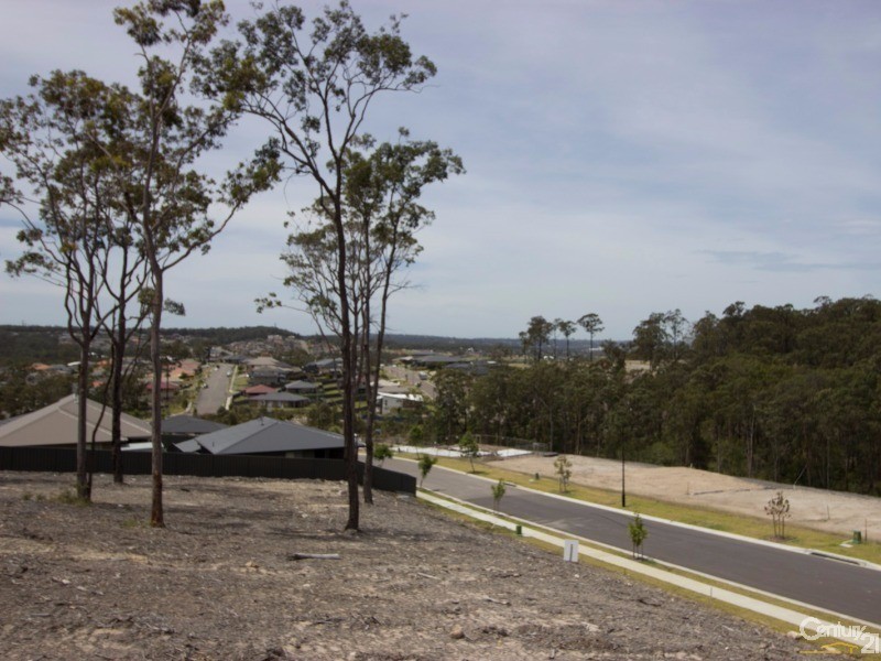 8 Falster Ridge, Cameron Park NSW 2285