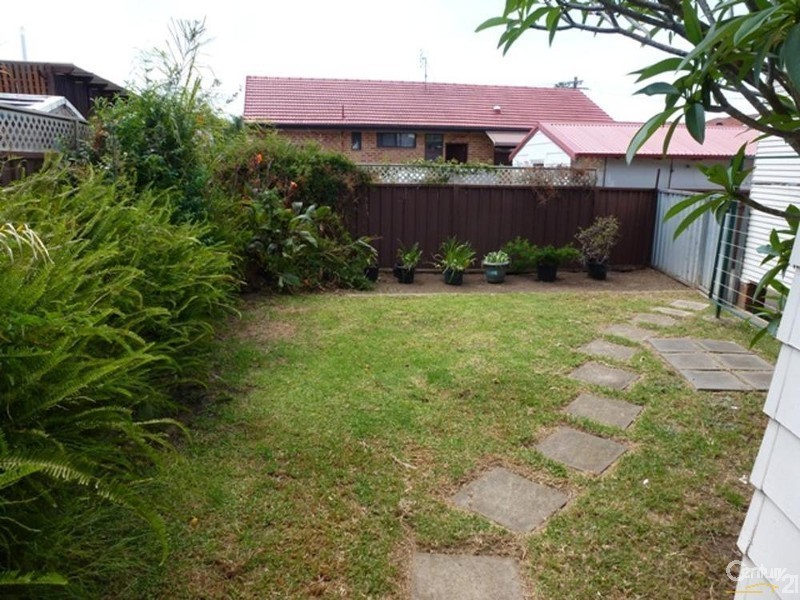 2 Dover Crescent, Waratah West NSW 2298