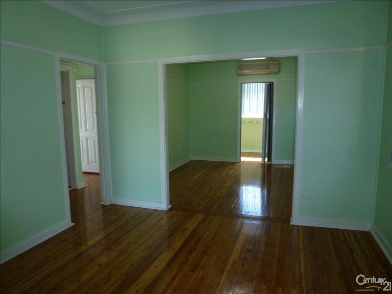 311 Lake Road, Glendale NSW 2285