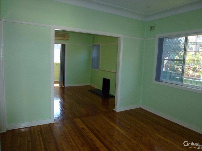 311 Lake Road, Glendale NSW 2285