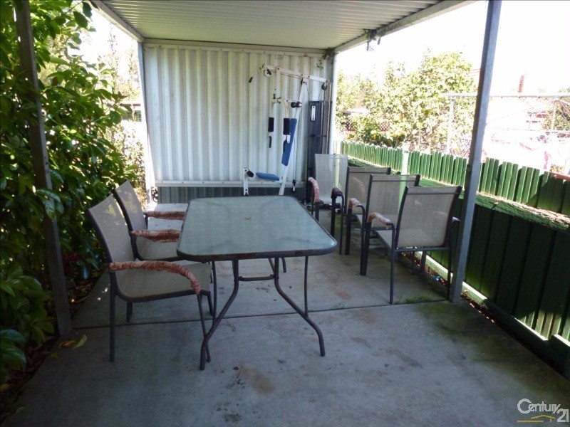 311 Lake Road, Glendale NSW 2285