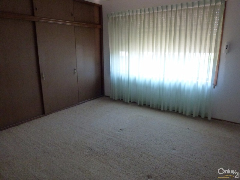 70 Lowry Street, Cardiff NSW 2285