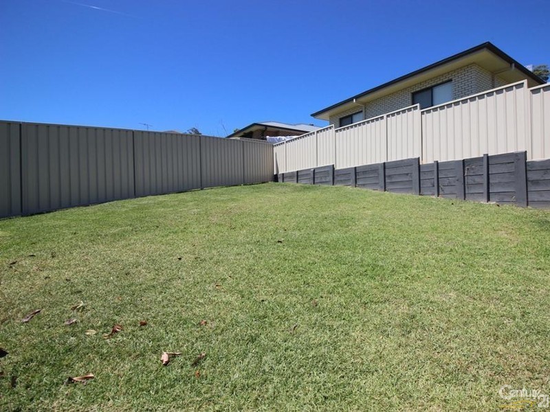15 Guildford Grove, Cameron Park NSW 2285