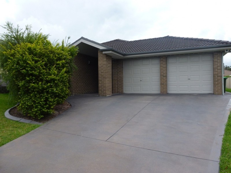 5 Eumina Street, Cameron Park NSW 2285