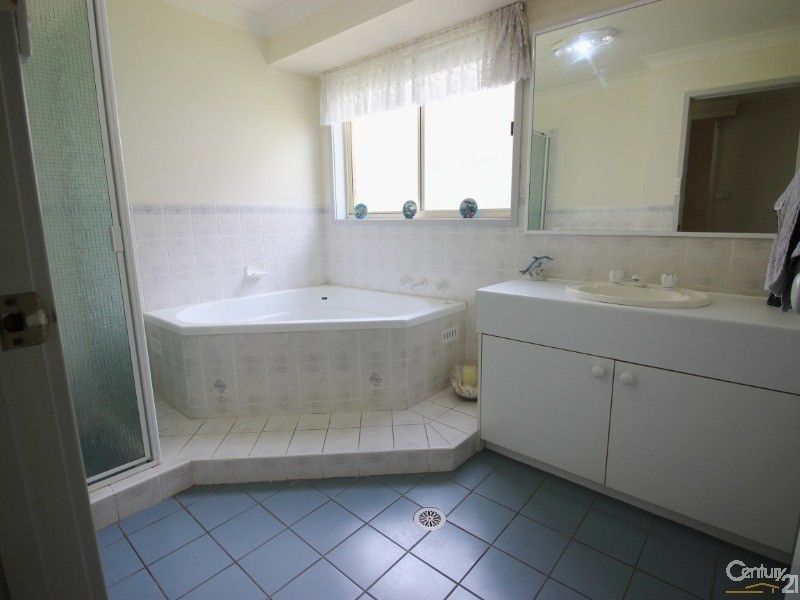 4 Lantana Close, Cameron Park NSW 2285